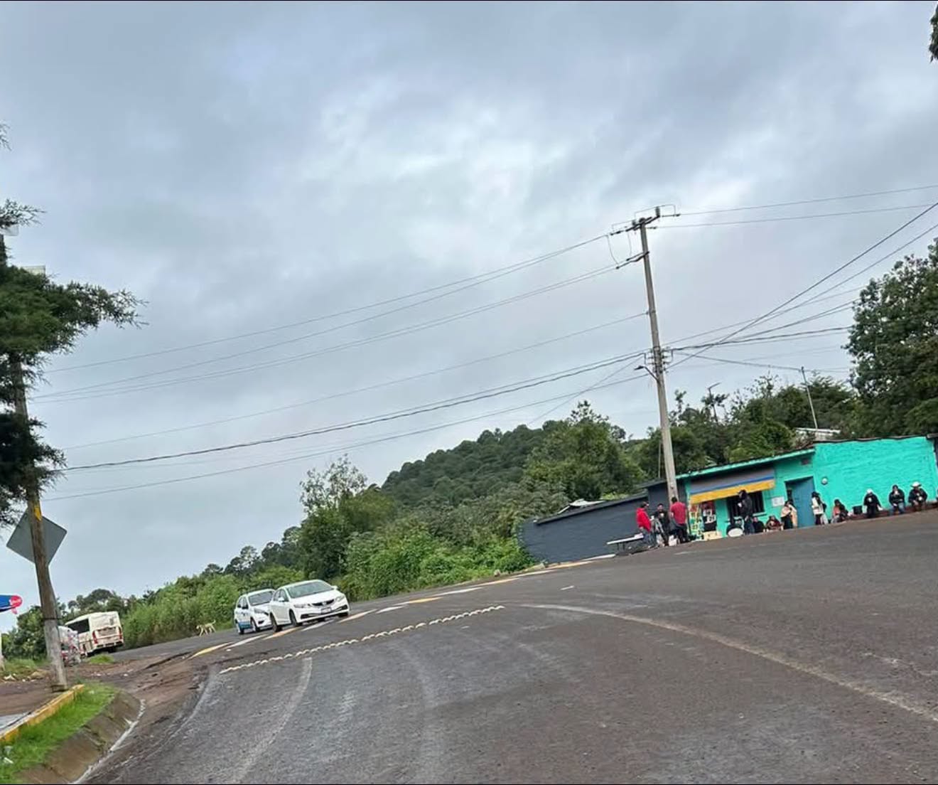 Liberan carretera Jacona–Los Reyes tras bloqueo en La Cantera, Michoacán