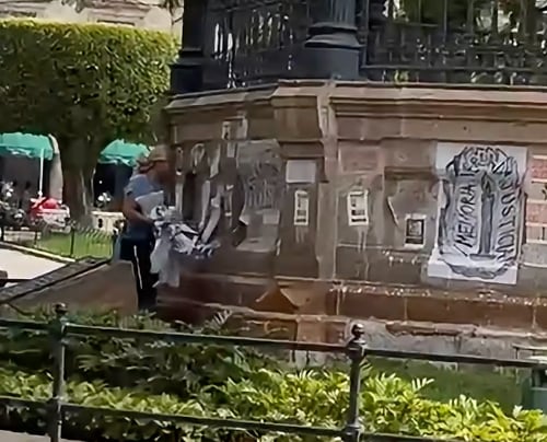 Denuncian retiro de carteles de personas desaparecidas en Plaza de Armas de Morelia