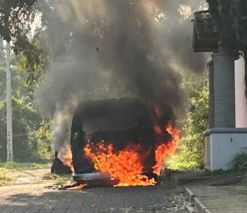 ¡Alerta! Reportan vehículo incendiado en Morelia; esto sabemos