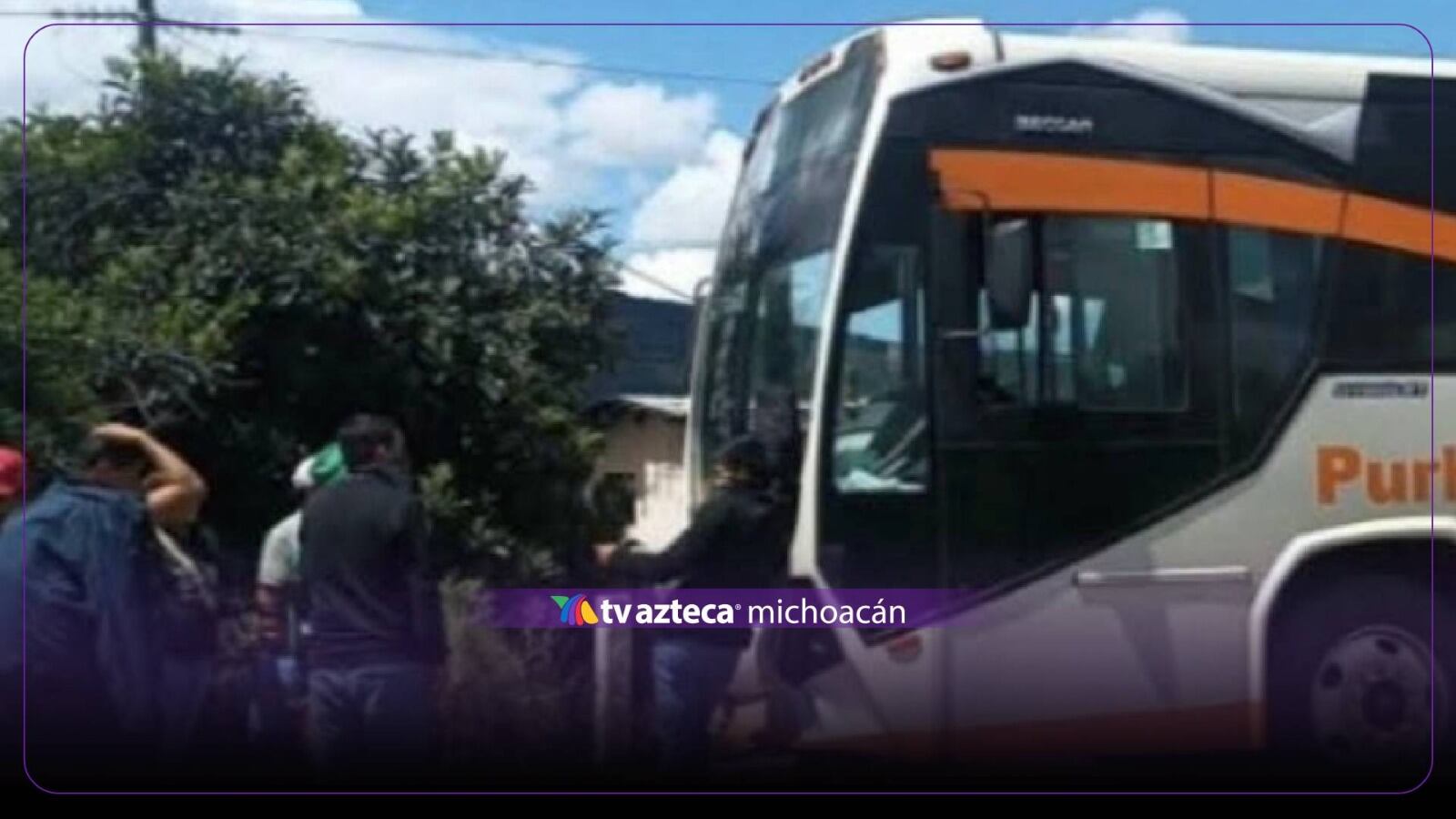 ¡Precaución! Reportan bloqueo en la carretera Uruapan-Paracho por manifestantes