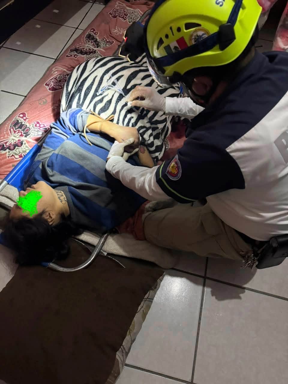 ¡Parto de emergencia! Mujer da a luz en domicilio de Michoacán