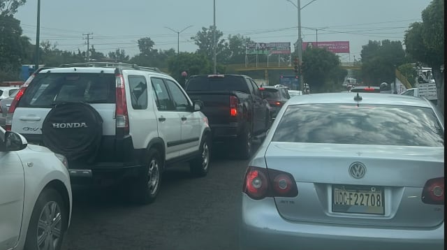 Tráfico complicado en distintos puntos de Morelia