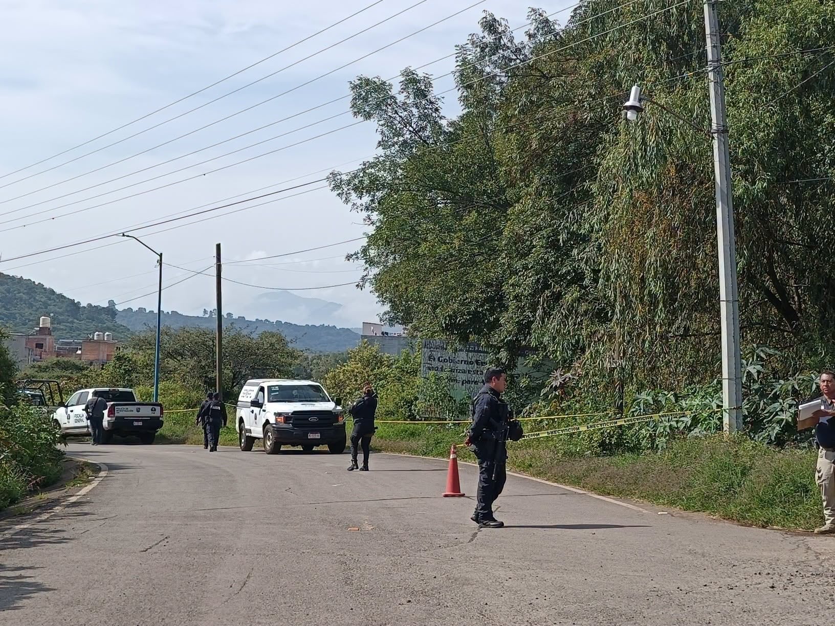 Localizan a hombre sin vida en camino de Michoacán; una carta ayudó a identificarlo