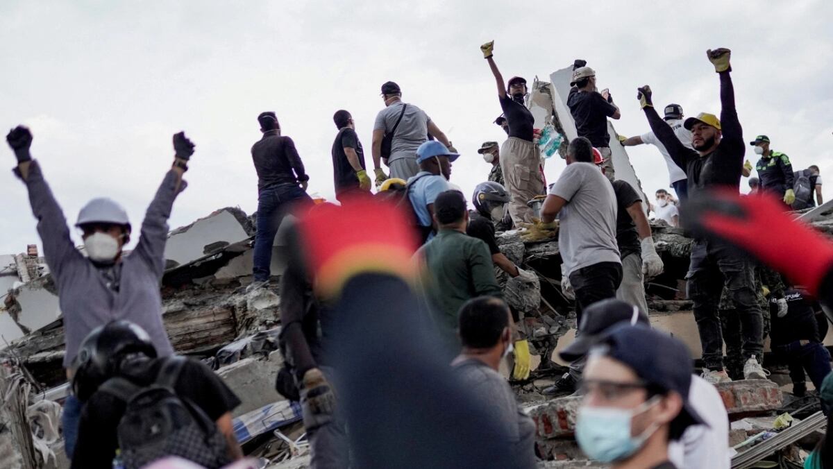 Sube a 169 los fallecidos tras terremoto en Colombia