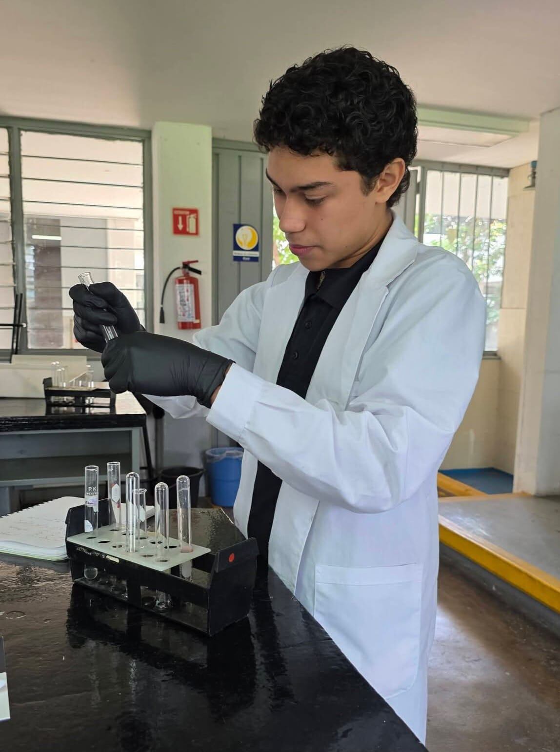 Orgullo michoacano: Estudiante representará a México en competencia internacional