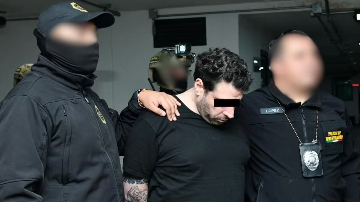Internos golpean a Diego “N”, acusado del crimen del tecladista de Camilo Séptimo