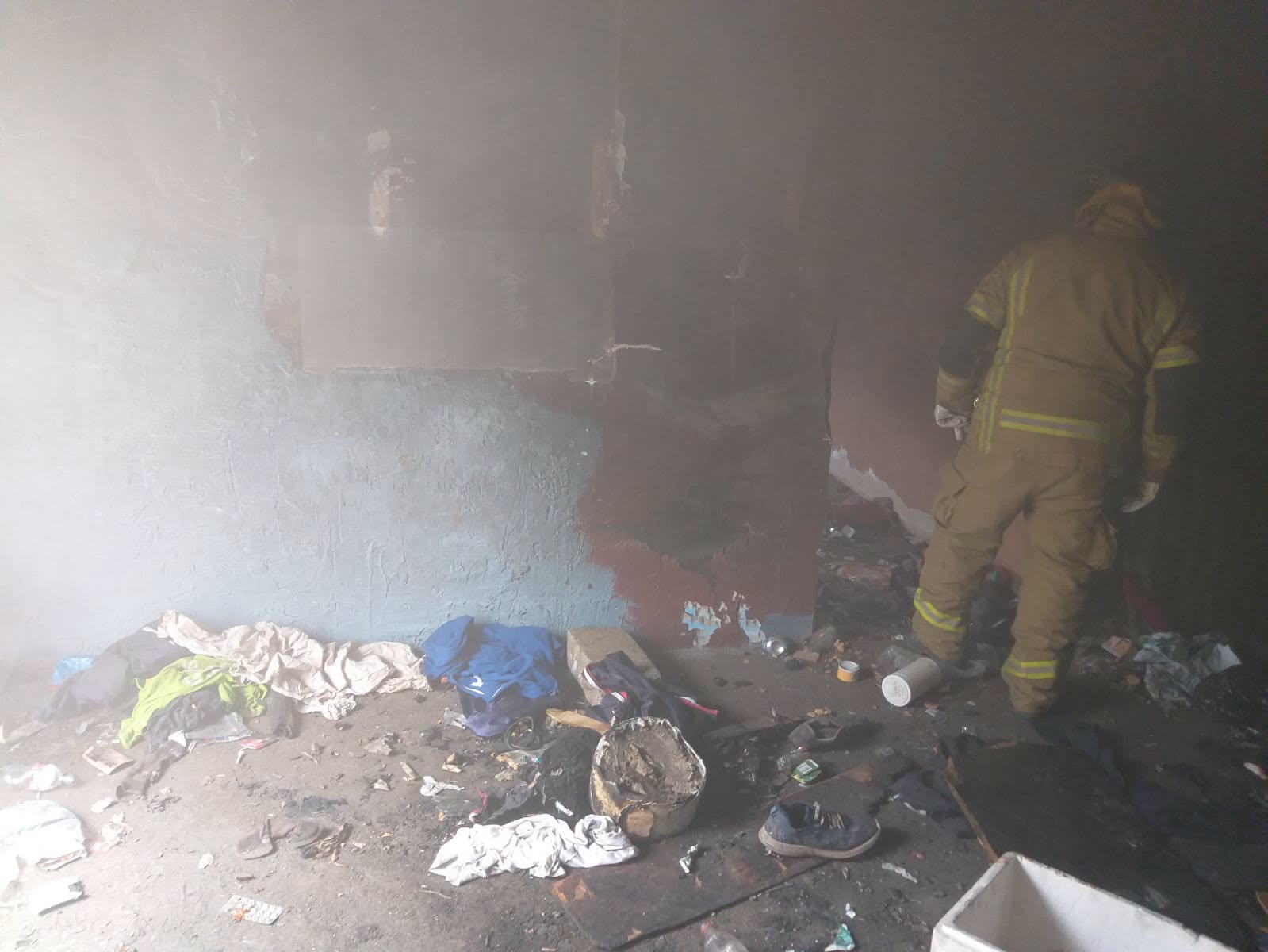 Se incendia casa en Morelia; quemaron ropa y basura