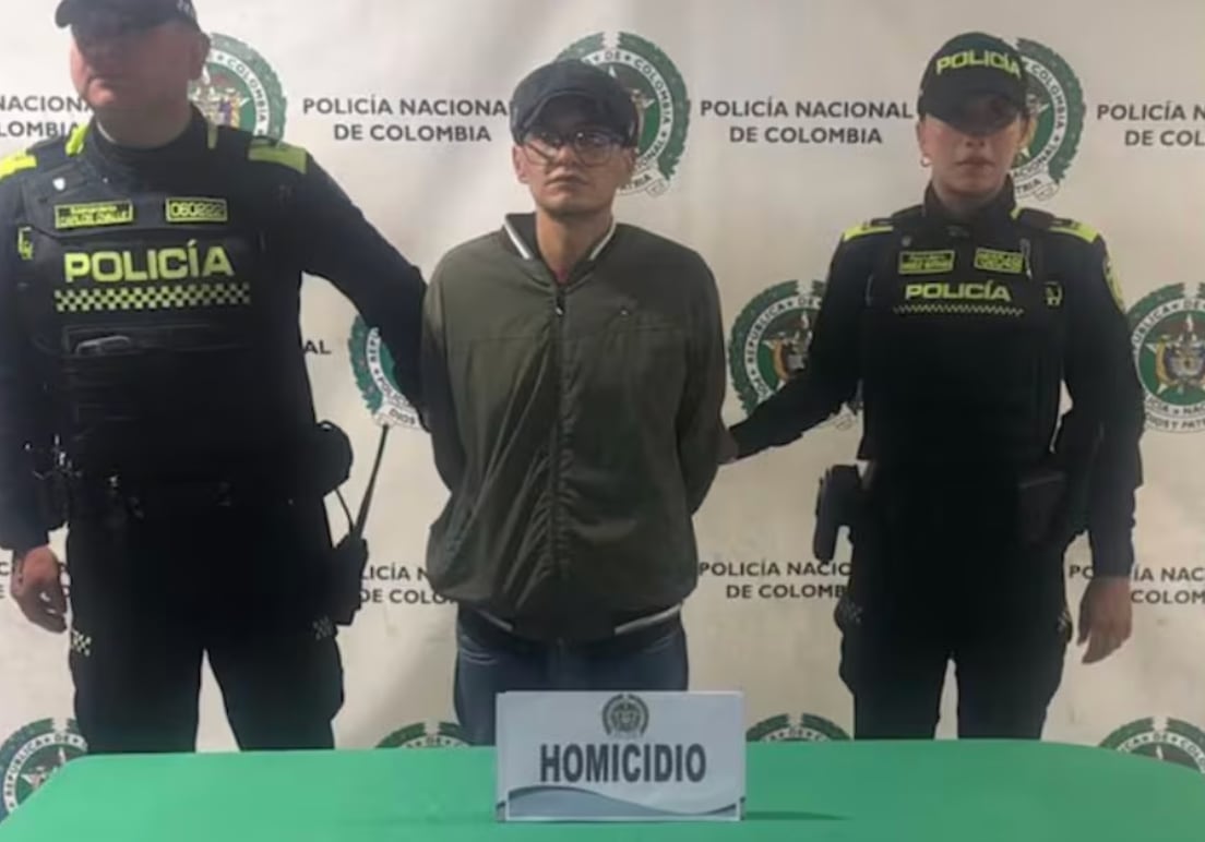Asesina a su madre y responde sus mensajes para hacer creer que seguía viva