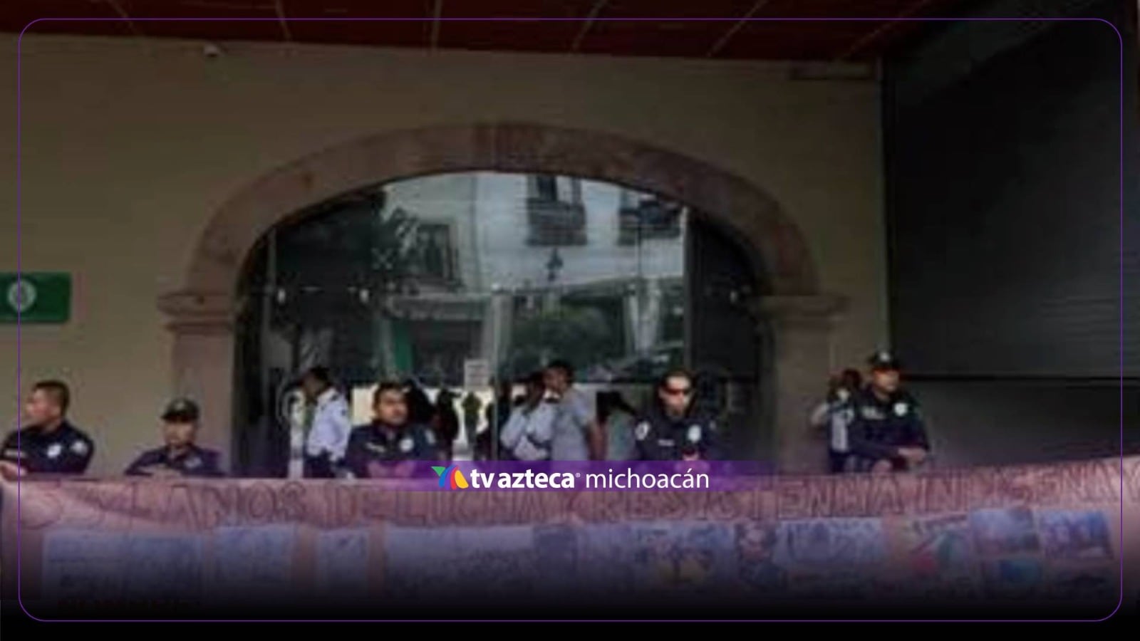 Manifestación bloquea calle Eduardo Ruiz en el Centro Histórico de Morelia