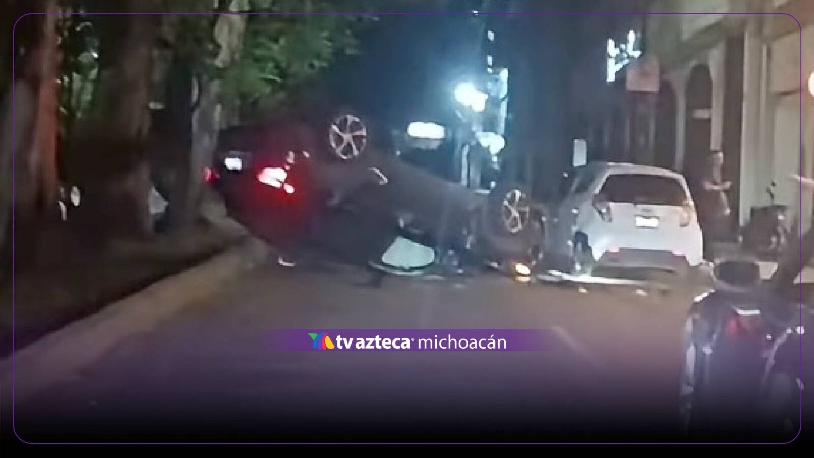 Auto termina volcado en avenida Camelinas de Morelia