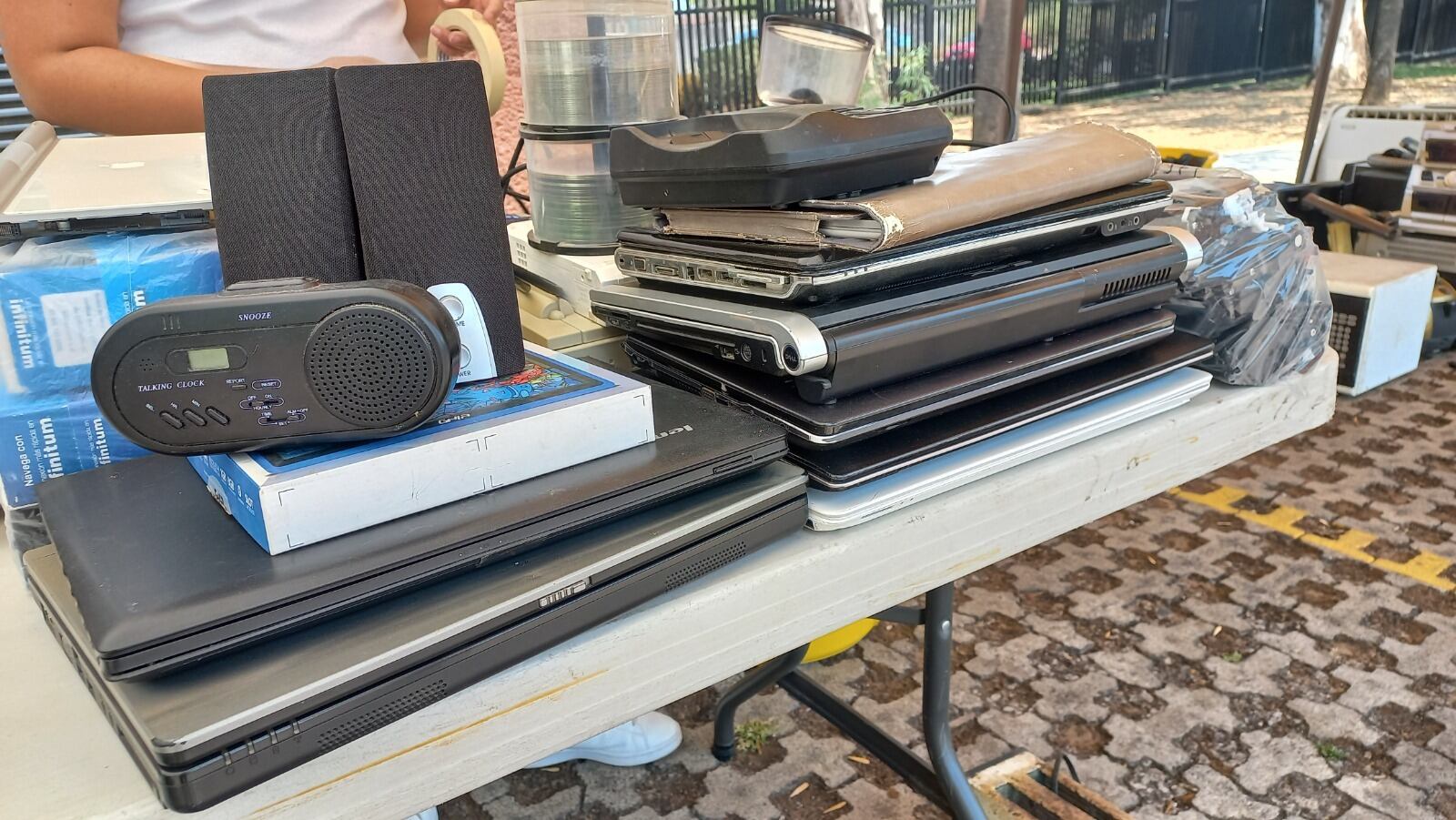 ¿Tienes cables y aparatos que ya no sirven? ¡No los tires! Aquí puedes llevarlos a reciclar