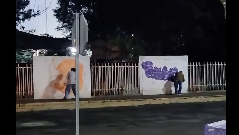 Denuncian vandalismo en preescolar de Morelia; captan a dos personas haciendo grafiti