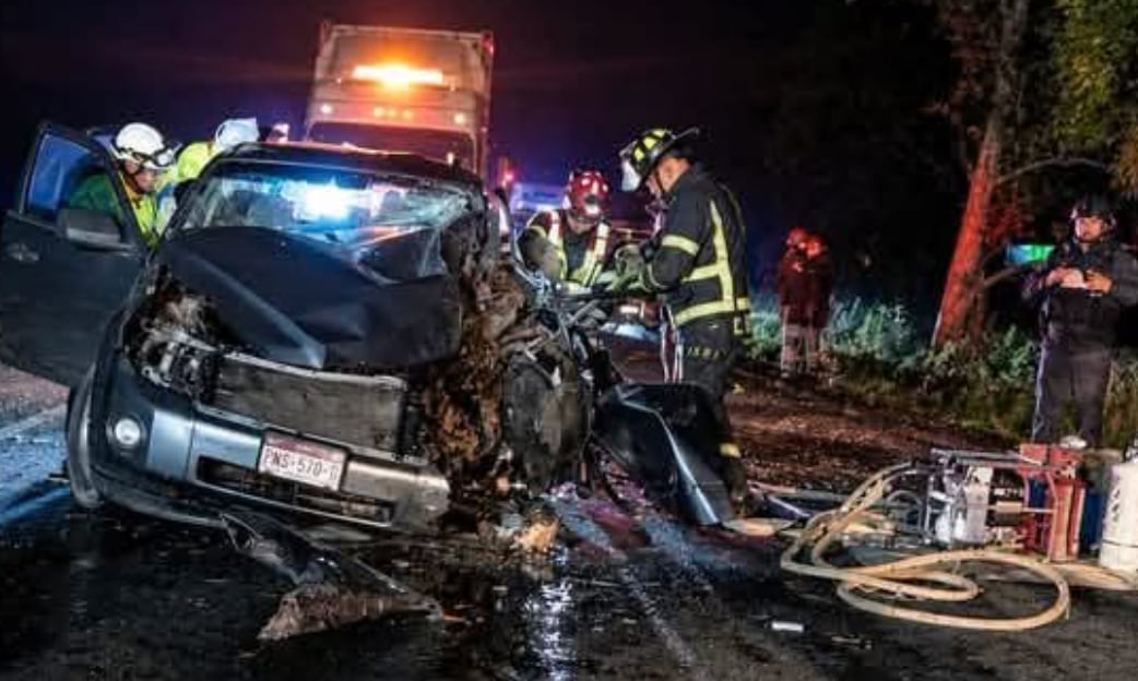 Seis menores lesionados y un hombre prensado tras accidente en Huiramba, Michoacán