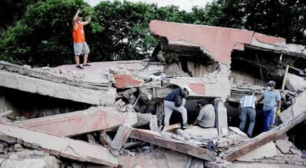 Sube a 273 la cifra de muertos por el sismo en Colombia