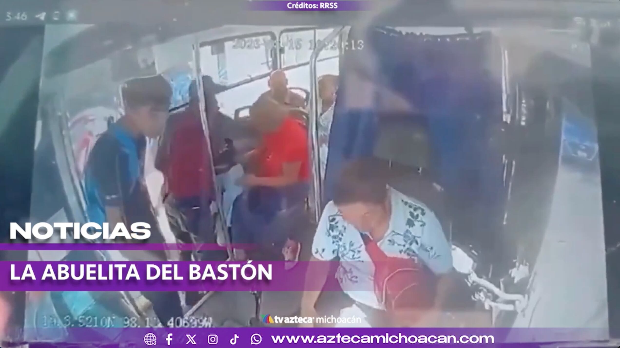 #VIDEO: Con bastón en mano: adulta mayor enfrenta a presuntos asaltantes en un autobús