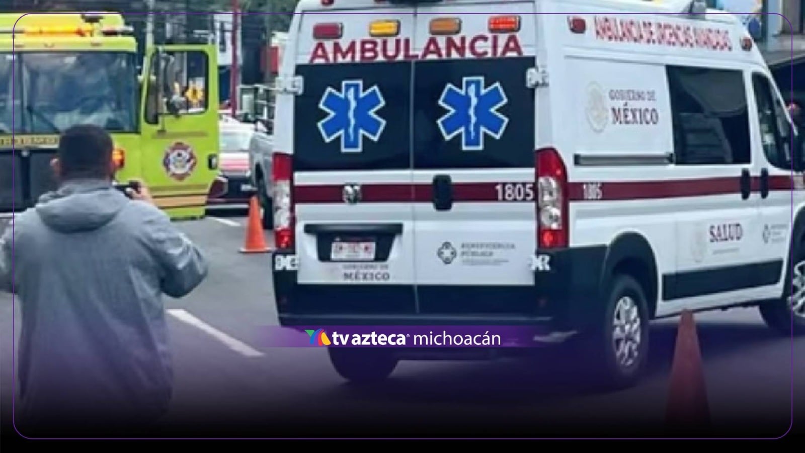 Tres trabajadores resultan lesionados tras desplome de un andamio en Morelia.