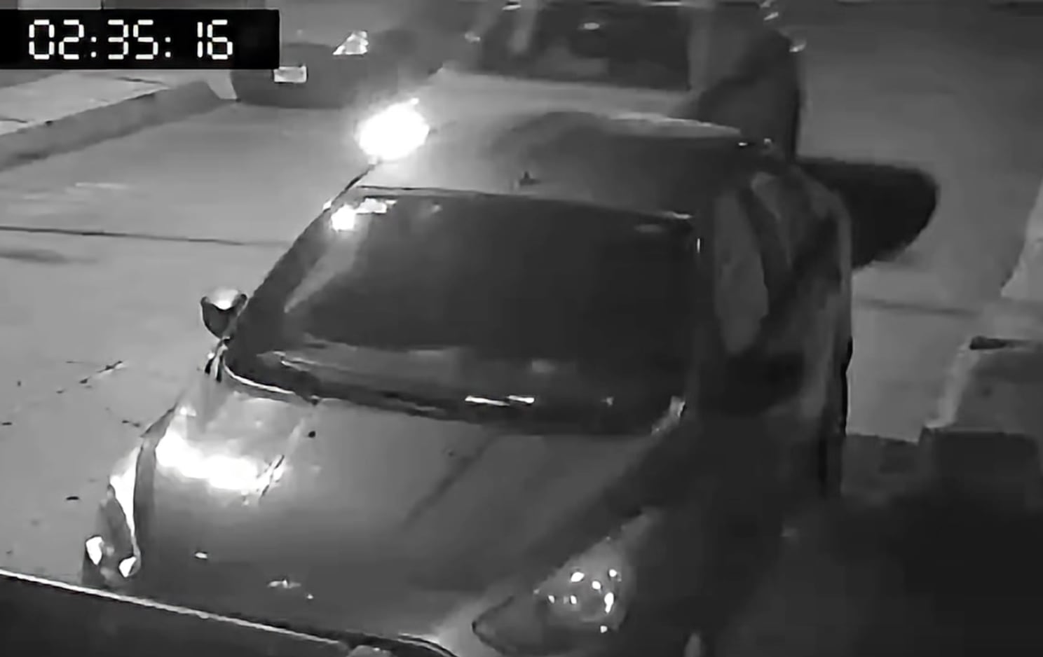 Exhiben a conductor por chocar auto estacionado y darse a la fuga en Zacapu