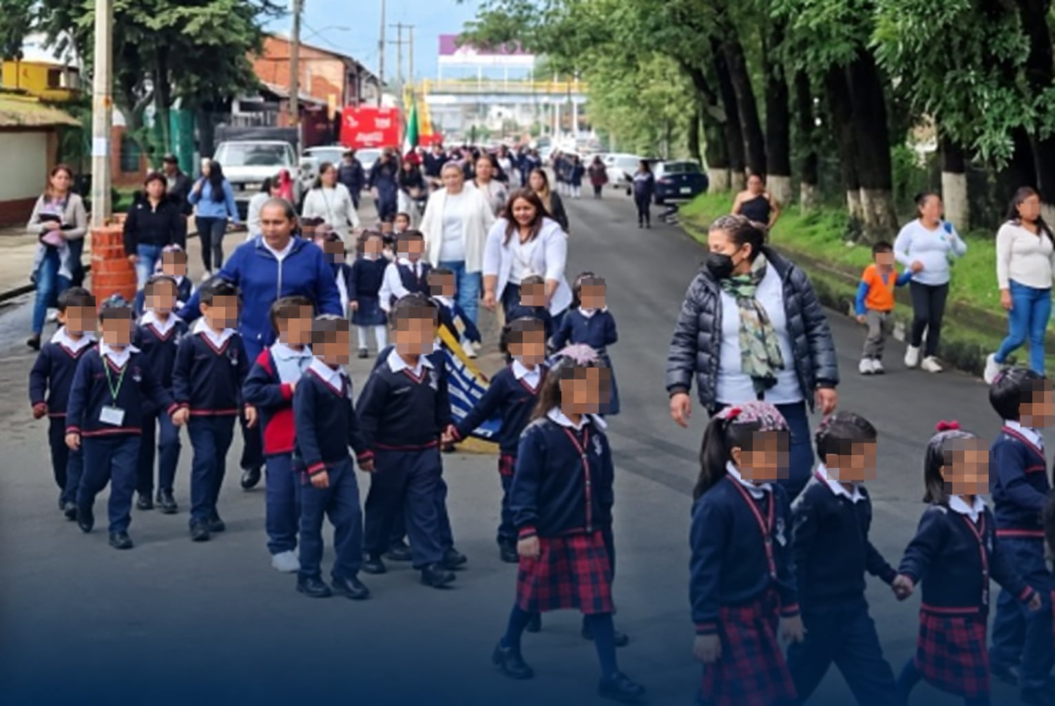 Desfile de preescolares genera movimiento vial en Michoacán
