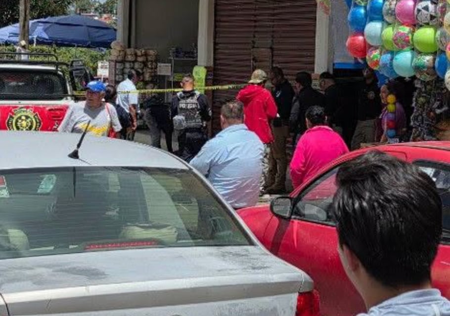 Localizan a hombre sin vida cerca de la central de autobuses; estaba tirado en la banqueta. 